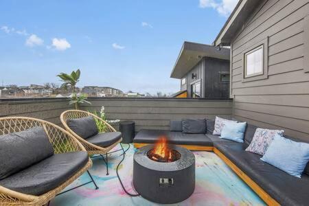 The Jolene - 10 Beds And Cozy Rooftop W Fire Pit 내슈빌 외부 사진